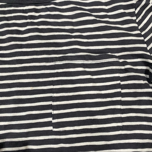 Old Navy Black and White Striped Short Sleeve Tee - Picture 4 of 7
